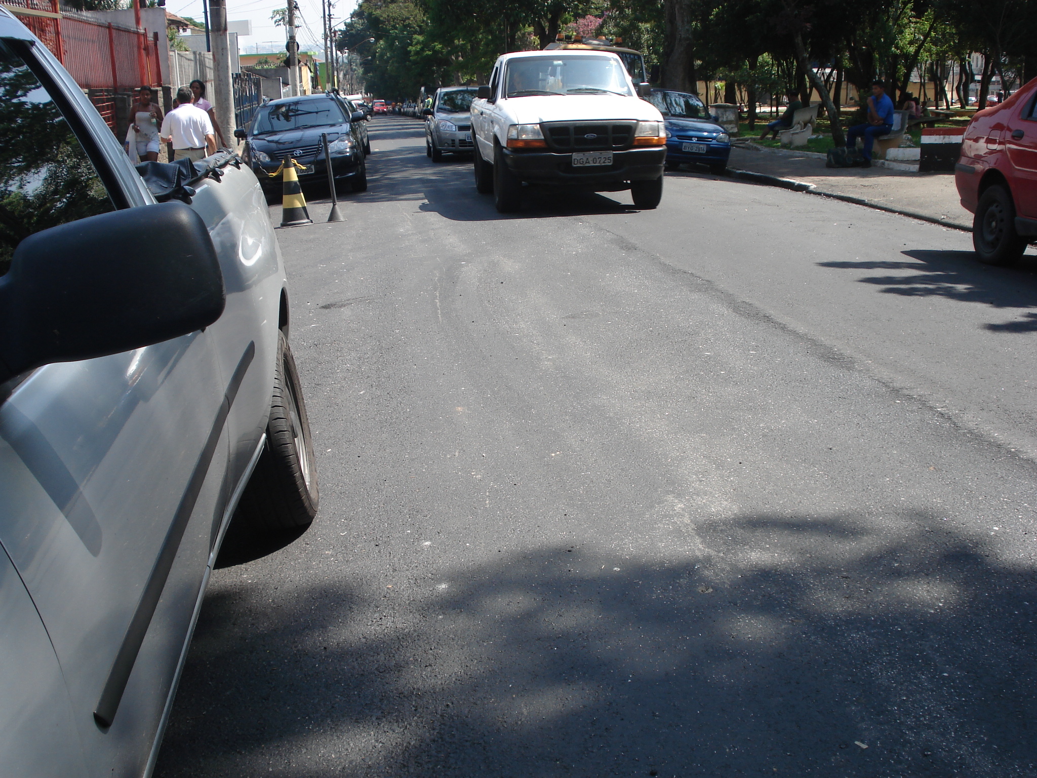 Rua Américo Gomes da Costa: melhoria no asfalto ajuda no trânsito